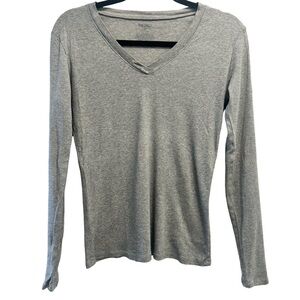 Gray V-Neck Long Sleeve Top